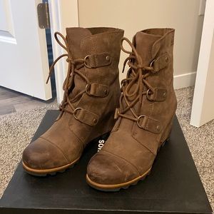 Sorel, Joan of Artic, brown boots, very gently used